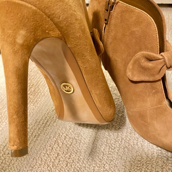 Michael Kors Brown suede open toe stilettos • - Picture 4 of 4